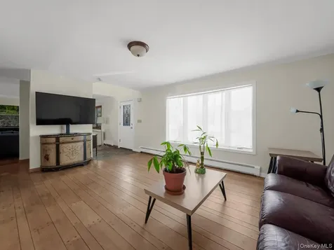 4 23rd Street Jericho NY 11753