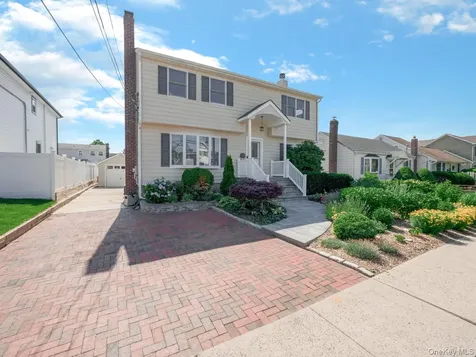 4 23rd Street Jericho NY 11753