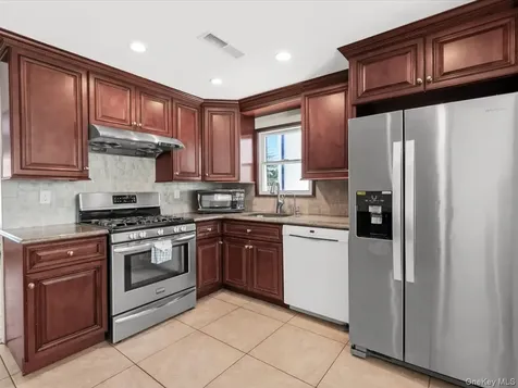 4 23rd Street Jericho NY 11753