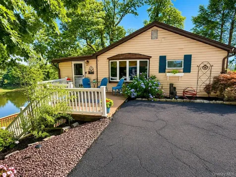 18 Sylvan Road Lake Peekskill NY 10537