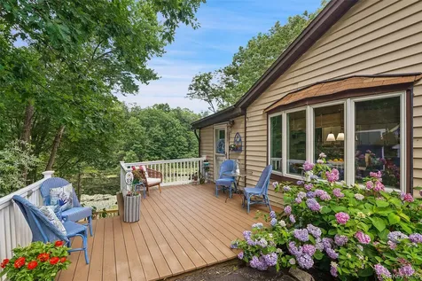 18 Sylvan Road Lake Peekskill NY 10537
