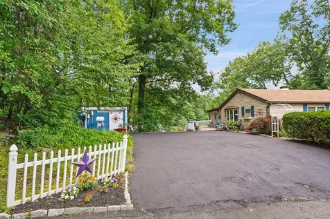 18 Sylvan Road Lake Peekskill NY 10537