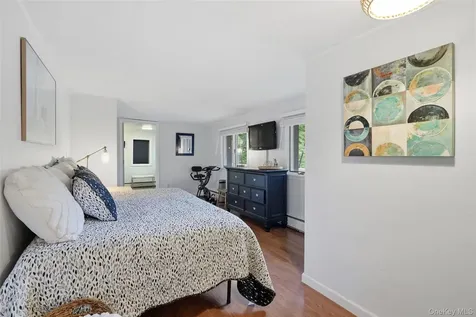 18 Sylvan Road Lake Peekskill NY 10537