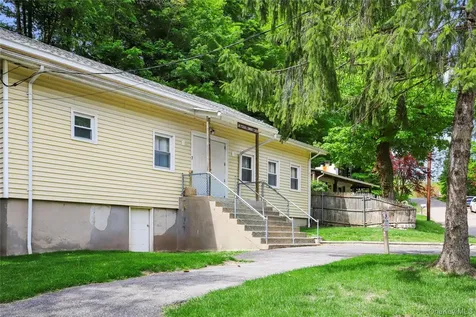 18 Sylvan Road Lake Peekskill NY 10537