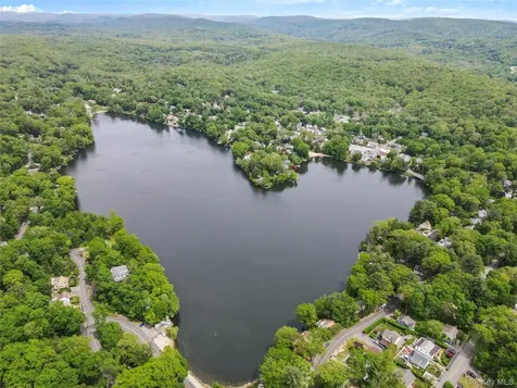 18 Sylvan Road Lake Peekskill NY 10537