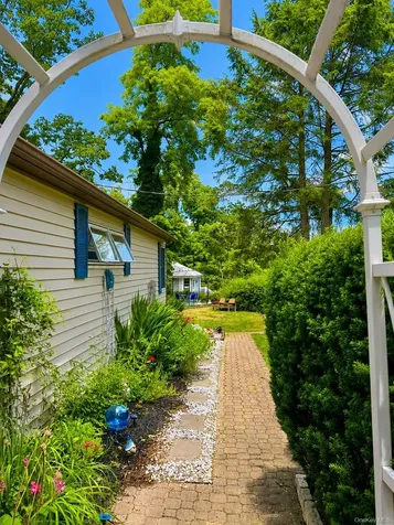 18 Sylvan Road Lake Peekskill NY 10537