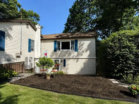 18 Sylvan Road Lake Peekskill NY 10537