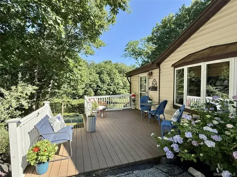 18 Sylvan Road Lake Peekskill NY 10537