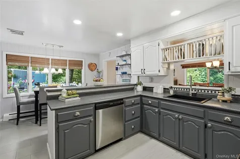 18 Sylvan Road Lake Peekskill NY 10537