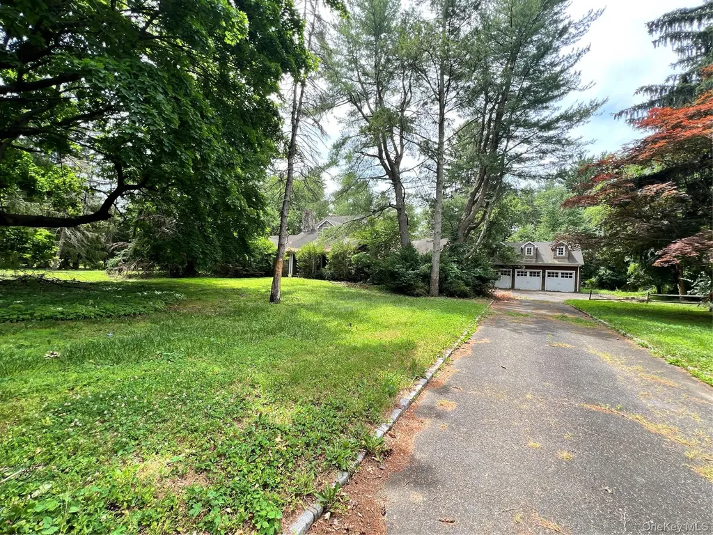 7 Locust Lane Upper Brookville NY 11545