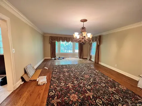 7 Locust Lane Upper Brookville NY 11545