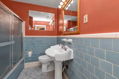 20 Francine Drive N Massapequa NY 11758