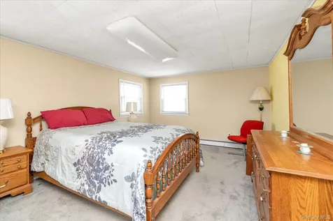 20 Francine Drive N Massapequa NY 11758