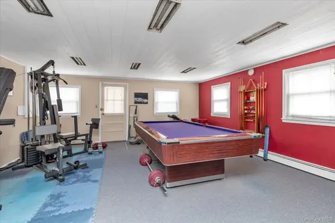 20 Francine Drive N Massapequa NY 11758