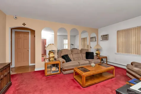 20 Francine Drive N Massapequa NY 11758
