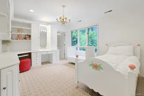 9 Old Woods Drive Harrison NY 10528