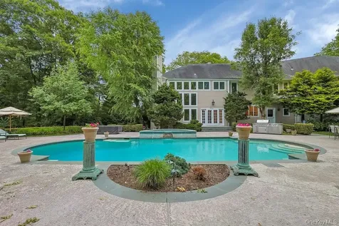 9 Old Woods Drive Harrison NY 10528