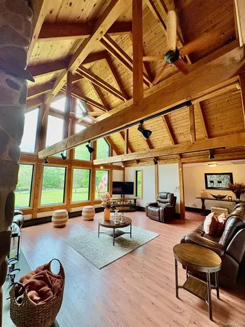 92 Twinshaven Road Napanoch NY 12458