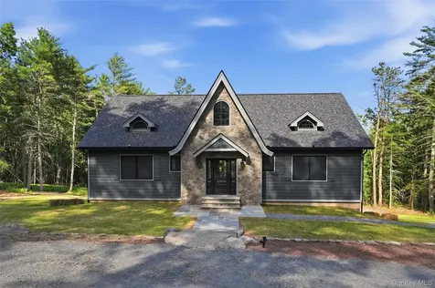 300 Van Tuyl Road Barryville NY 12719