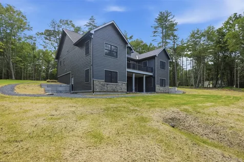 300 Van Tuyl Road Barryville NY 12719