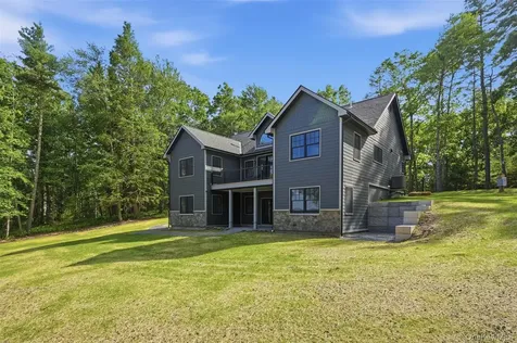 300 Van Tuyl Road Barryville NY 12719