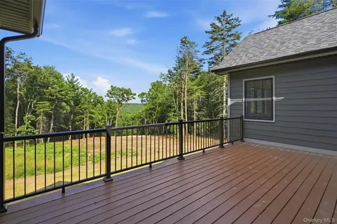 300 Van Tuyl Road Barryville NY 12719