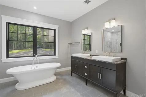 300 Van Tuyl Road Barryville NY 12719