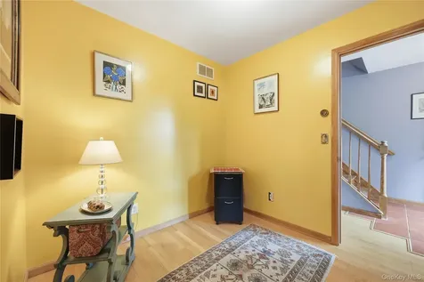 15 Meadow Drive Red Hook NY 12571