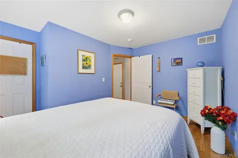15 Meadow Drive Red Hook NY 12571