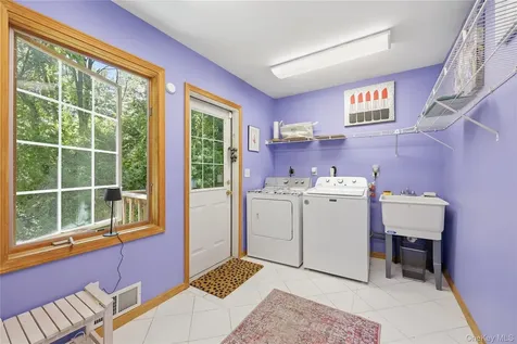 15 Meadow Drive Red Hook NY 12571
