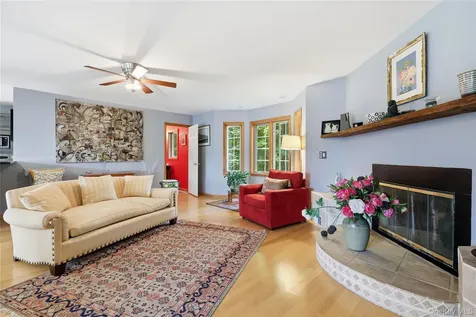 15 Meadow Drive Red Hook NY 12571