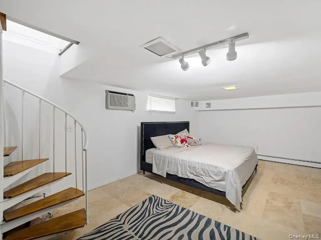 2664 Miles Avenue Bronx NY 10465