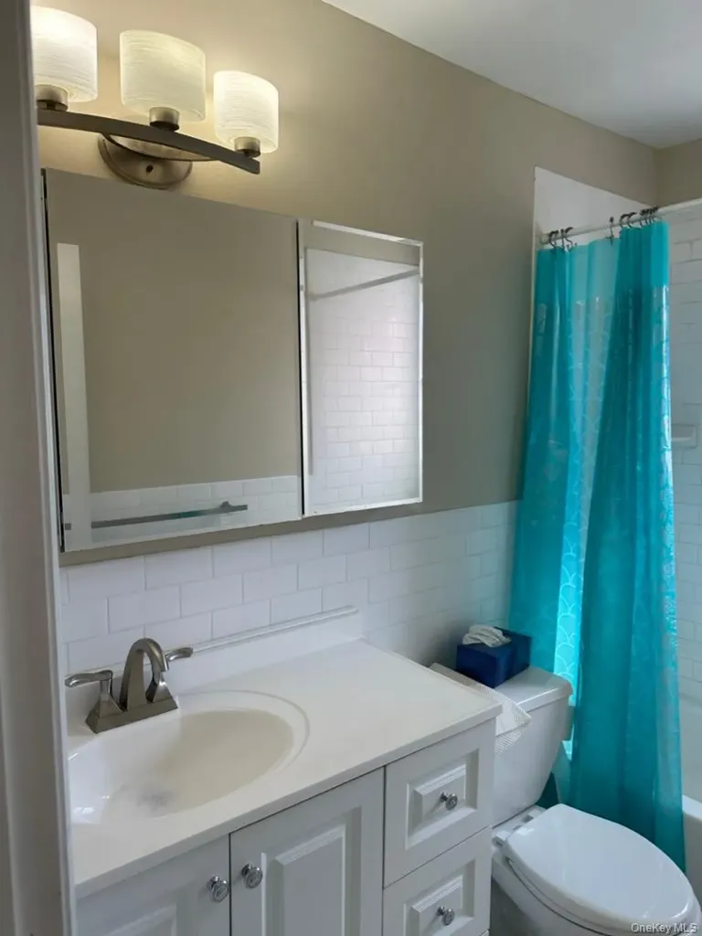 233 N Middletown Road Pearl River NY 10965