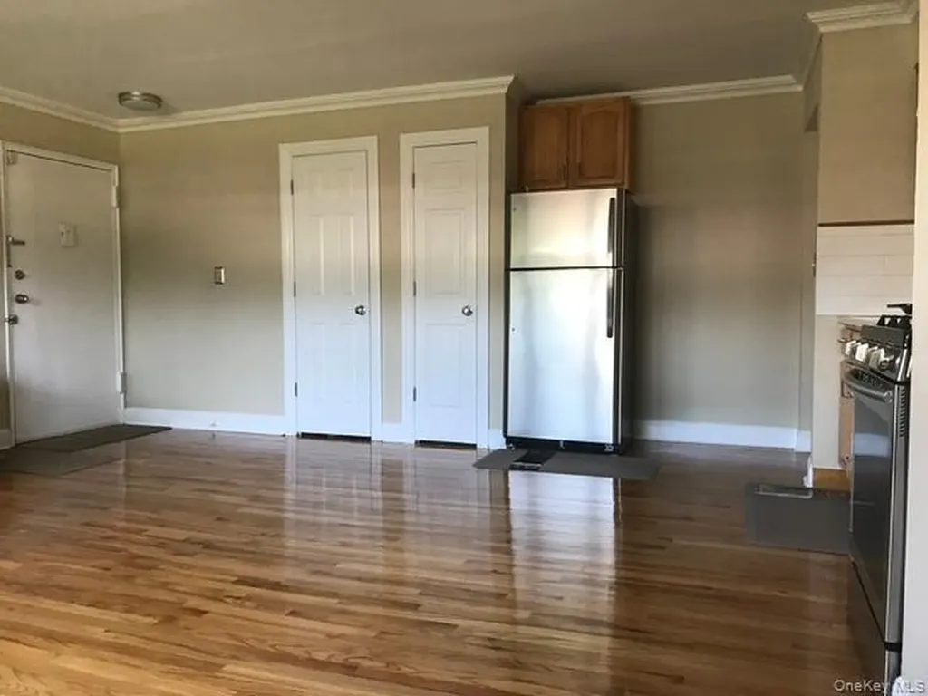 233 N Middletown Road Pearl River NY 10965