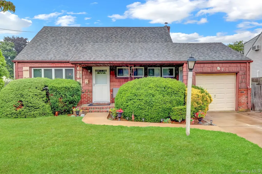 69 Greenwood Drive North Babylon NY 11703
