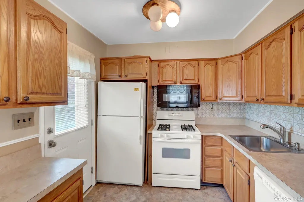 69 Greenwood Drive North Babylon NY 11703