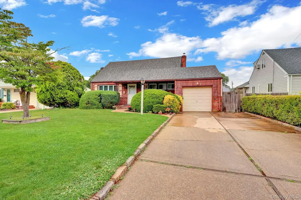 69 Greenwood Drive North Babylon NY 11703