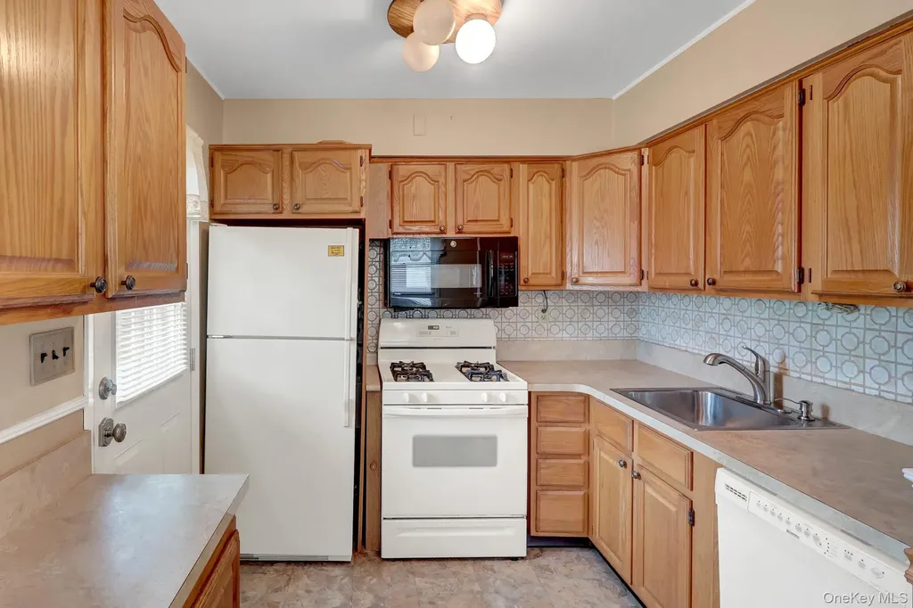 69 Greenwood Drive North Babylon NY 11703