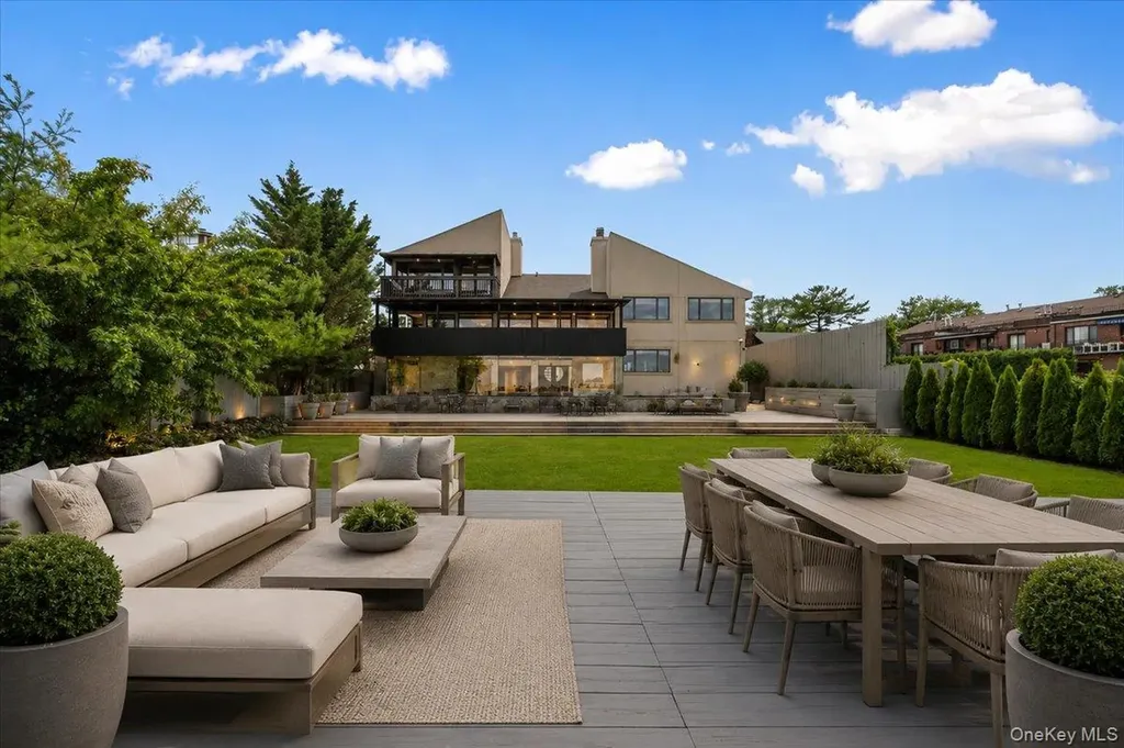 15443 Riverside Drive Whitestone NY 11357