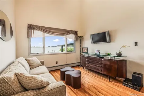 15443 Riverside Drive Whitestone NY 11357