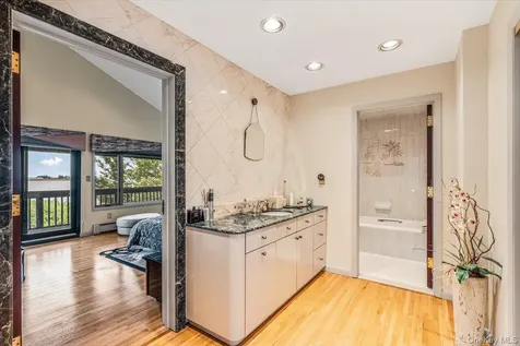 15443 Riverside Drive Whitestone NY 11357