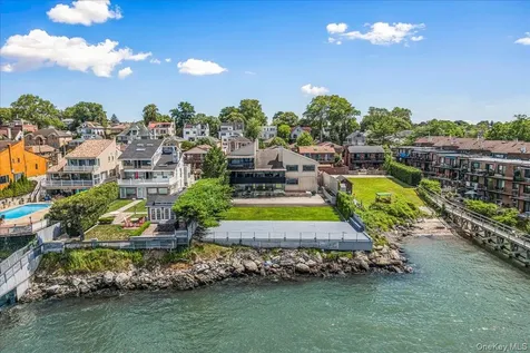 15443 Riverside Drive Whitestone NY 11357