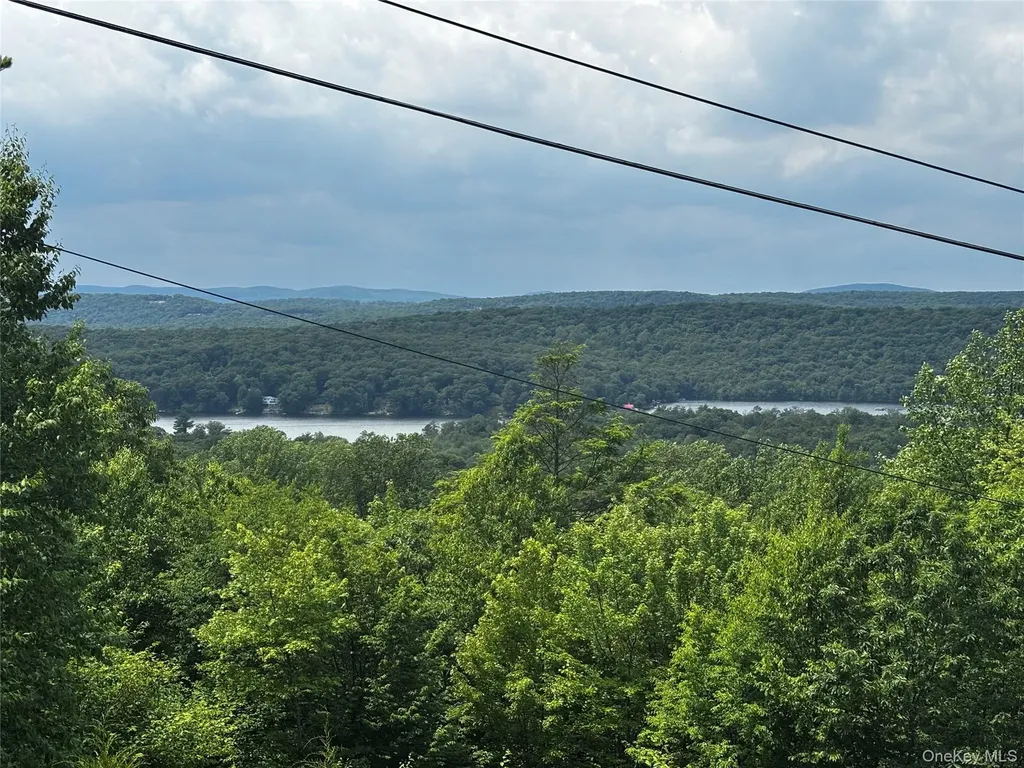 560 Oscawana Lake Road Putnam Valley NY 10579