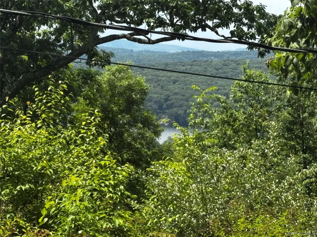 560 Oscawana Lake Road Putnam Valley NY 10579