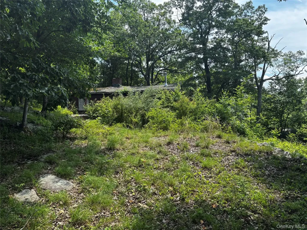 560 Oscawana Lake Road Putnam Valley NY 10579