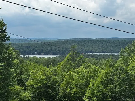 560 Oscawana Lake Road Putnam Valley NY 10579
