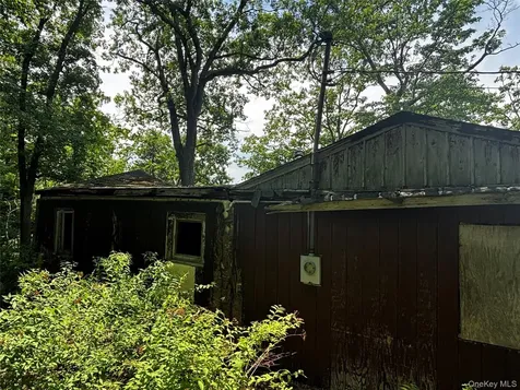 560 Oscawana Lake Road Putnam Valley NY 10579