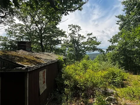 560 Oscawana Lake Road Putnam Valley NY 10579