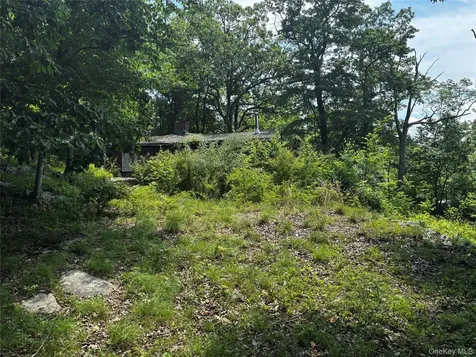 560 Oscawana Lake Road Putnam Valley NY 10579