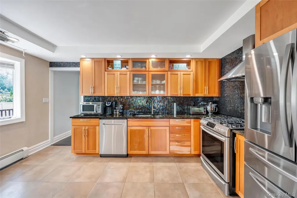 11 Ann Court North Babylon NY 11703